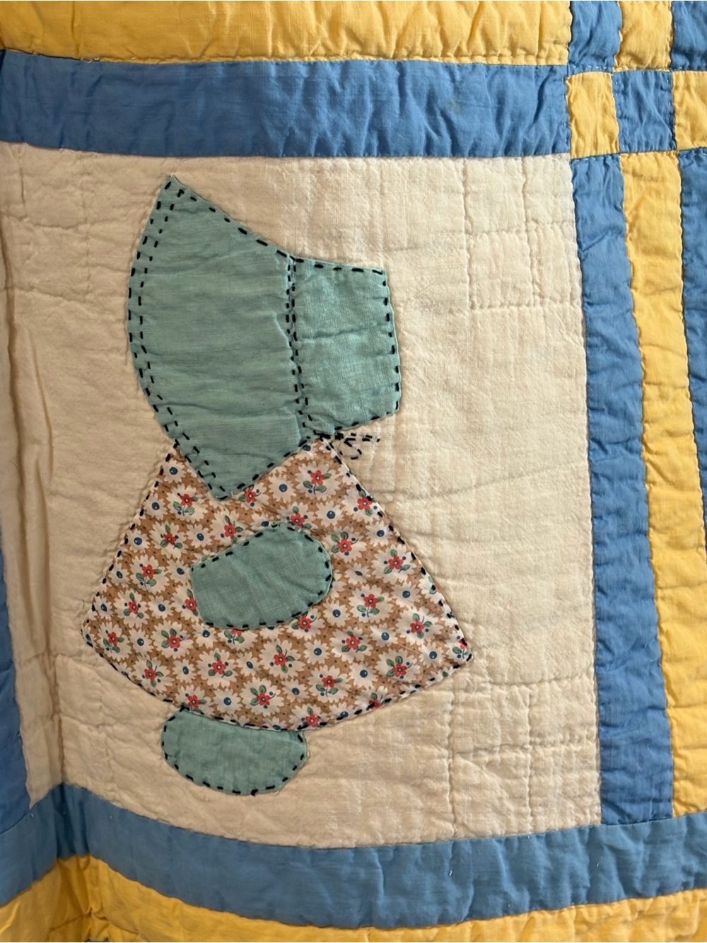 Antique Handmade Quilt- Charming “Dutch Girl” Pattern - Picture 8 of 12